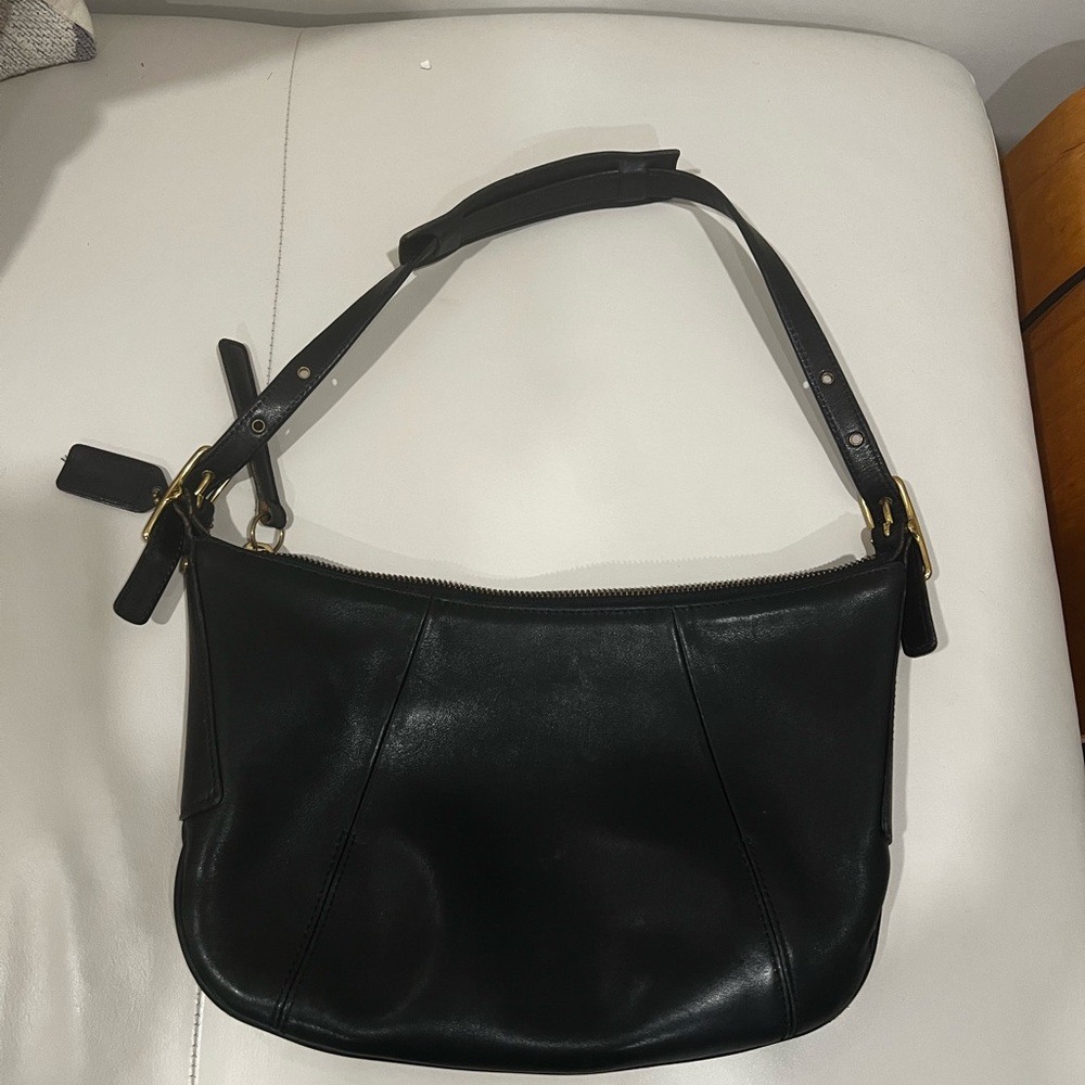 Elegant Black Coach Leather Shoulder Bag